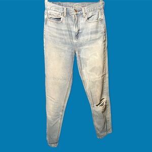 American Eagle distressed mom jeans. Size 4 Regular
